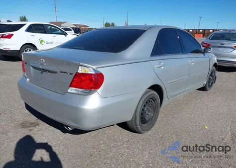2005 Toyota Camry Se z USA, uszkodzony, nr VIN 4T1BE32K15U536932